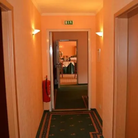 ベッド・アンド・ブレックファスト Alter Kutschenbauer 3*